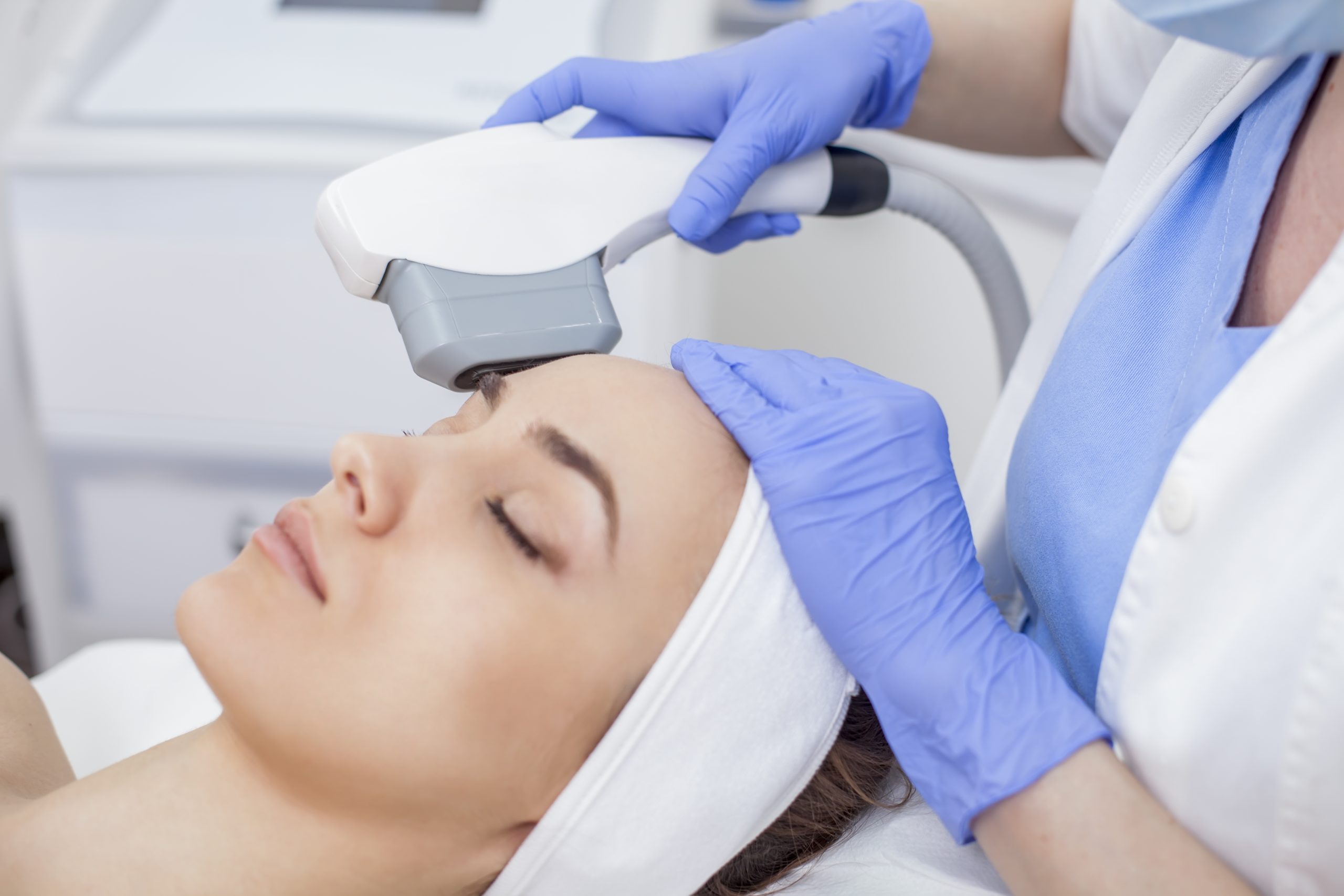 lady getting illumifacial